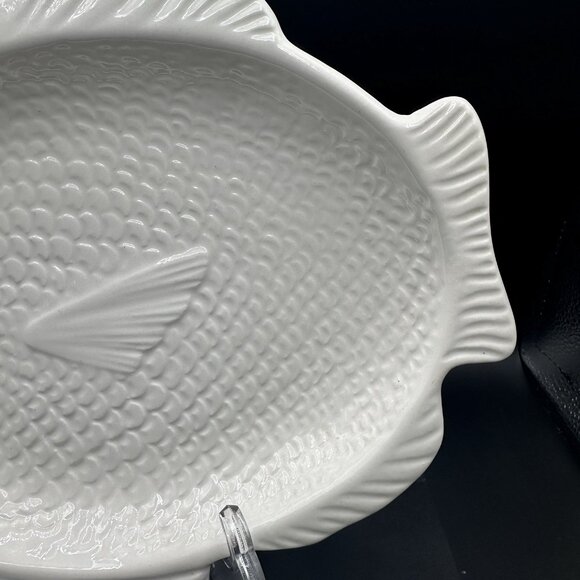 Whittier Pottery Vintage 1979 Fish Platter White Ceramic Coastal Decor Retro - Picture 4 of 11